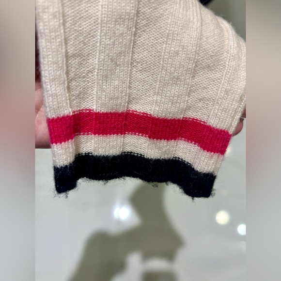 Scott $ Scott J,adore sweater. Worn one time - Picture 7 of 7